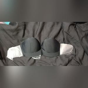 Black strapless bra